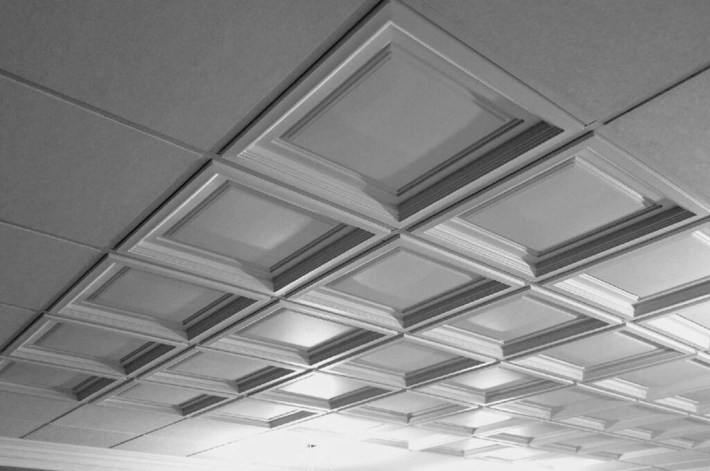 A ceiling with many squares and some lines